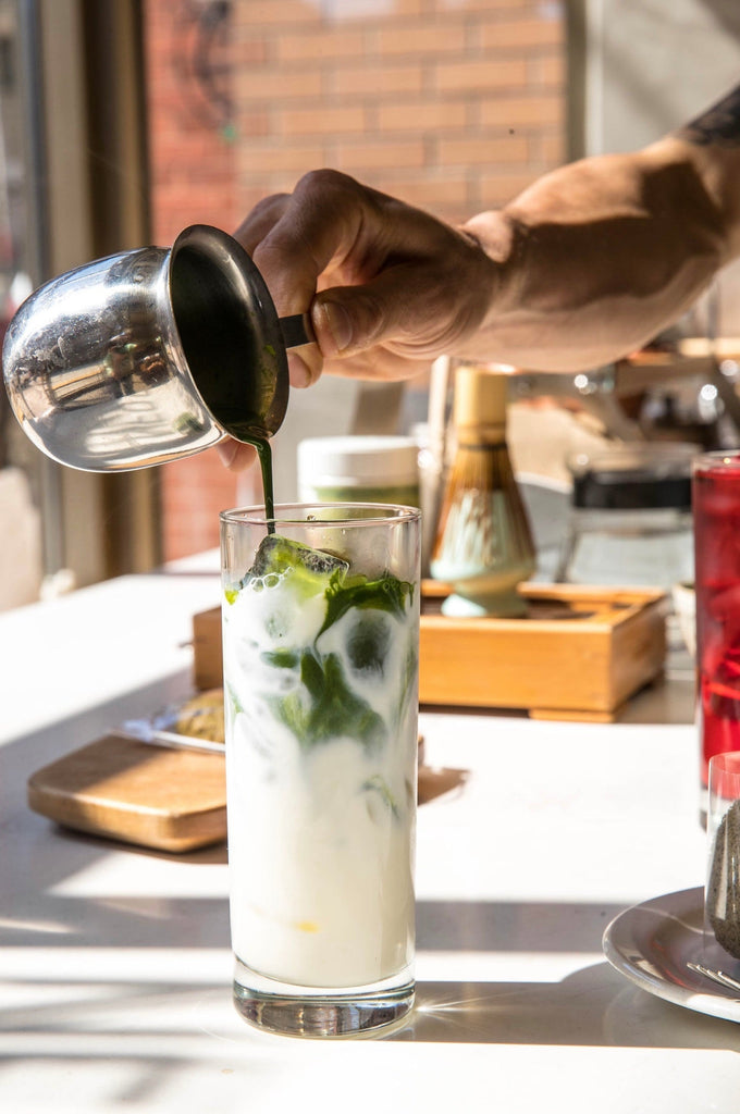 Chic Summer Coffee Moments